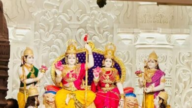 Photo of अयोध्या: राम मंदिर में हुई राम दरबार की स्थापना, सीएम योगी मुख्य अतिथि के रुप में हुए शामिल, पहनाए आभूषण