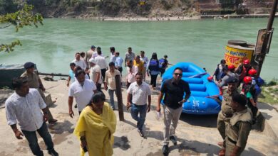 Photo of कुंभ मेला 2027 की तैयारी: मेला प्रशासन ने विधायक के साथ स्वर्गाश्रम क्षेत्र का भ्रमण कर घाटों का लिया जायजा I